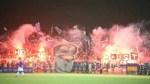 Escándalo en Sudán por un tifo con la imagen de Hitler