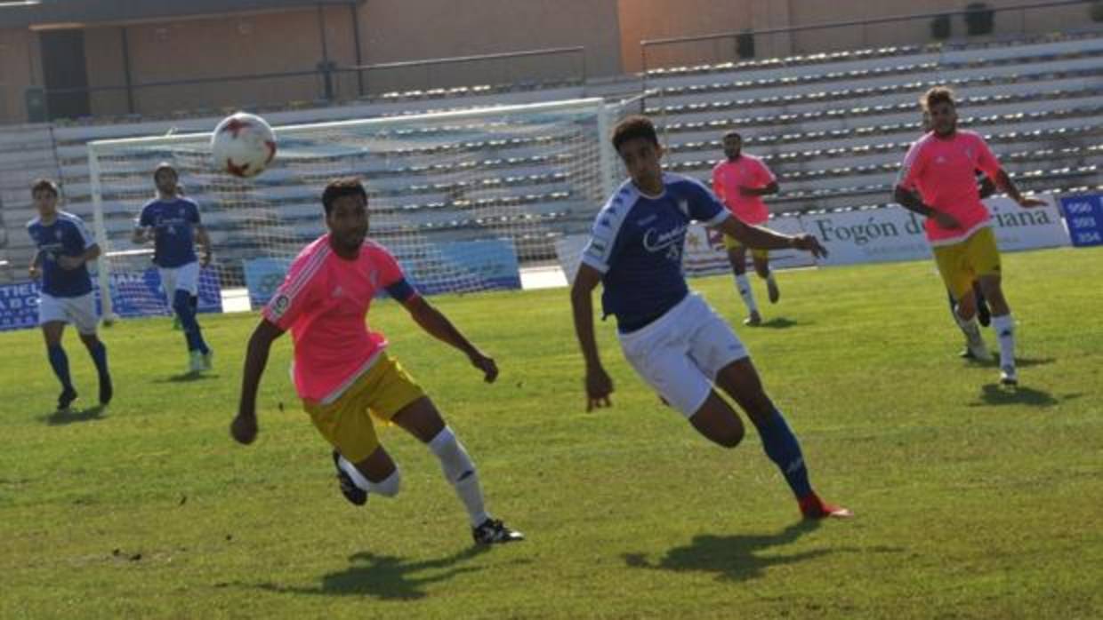 El Melilla jugó en San Fernando con la ropa que le prestó el Cádiz