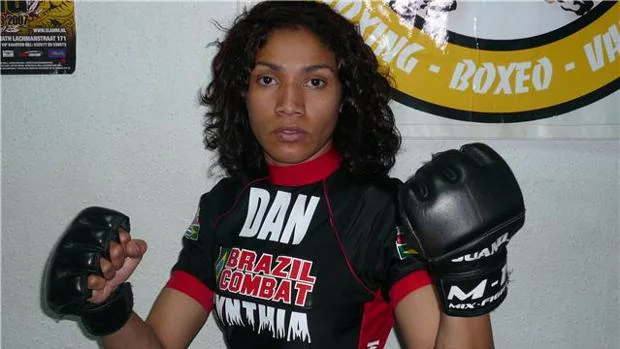 Karla Benítez: «Creo que podría haber llegado a la UFC, pero no me quejo de mi carrera deportiva»