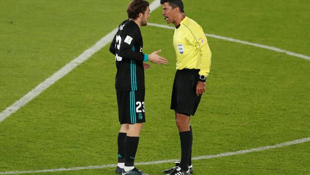 Las lagunas del VAR que exasperan al Madrid y al mundo del fútbol