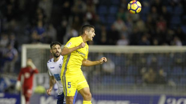 CD Tenerife-Cádiz CF (1-1) Juan Villar anuló el bingo