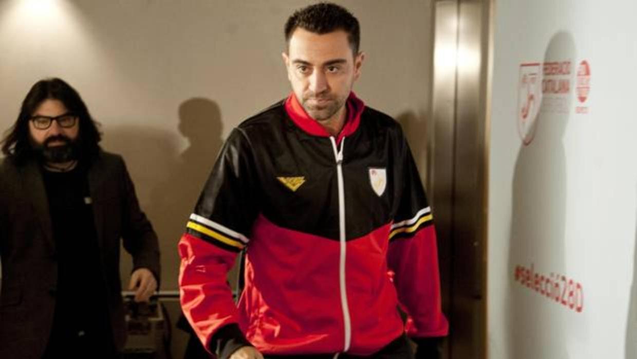 Xavi Hernández antes de participar en un amistoso entre Cataluña y Túnez