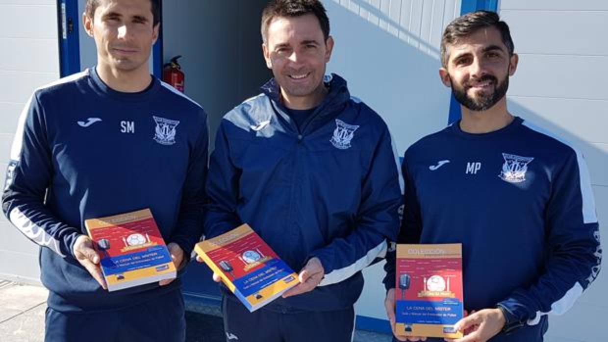 Sergio Martos, readaptador del CD Leganés, Asier Garitano , su técnico, Miguel Pérez, preparador físico