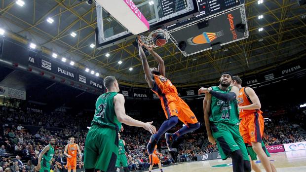 El Valencia arrolla al Joventut