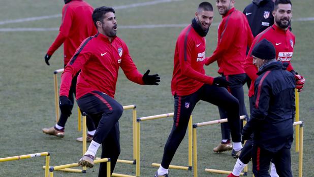 Simeone ensaya sin Diego Costa en el once titular para la Copa del Rey