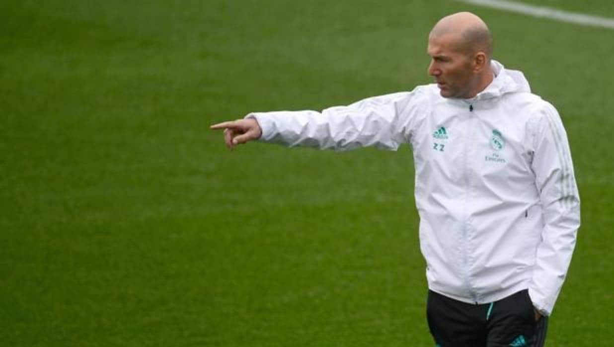 Zidane saca las uñas: «No voy a echar mierda sobre uno o dos; la culpa es de todos»