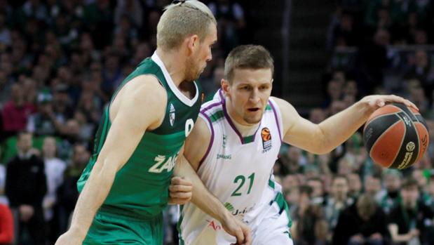 El Unicaja deja escapar la victoria en Kaunas