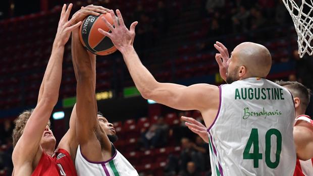 Unicaja, sometido por el ataque del Armani Milan