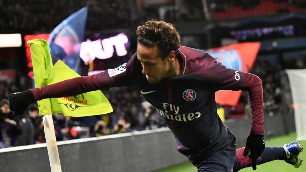 Neymar se enfrenta a la grada del PSG