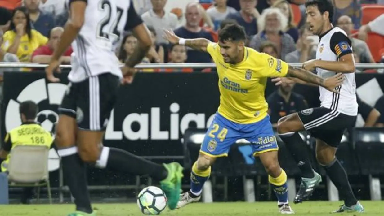 Jonathan Calleri festeja el segundo gol de Las Palmas