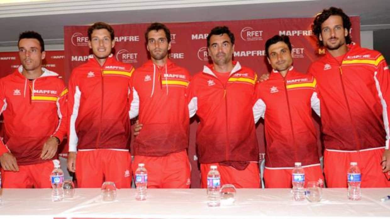 Bruguera y los jugadores del equipo español