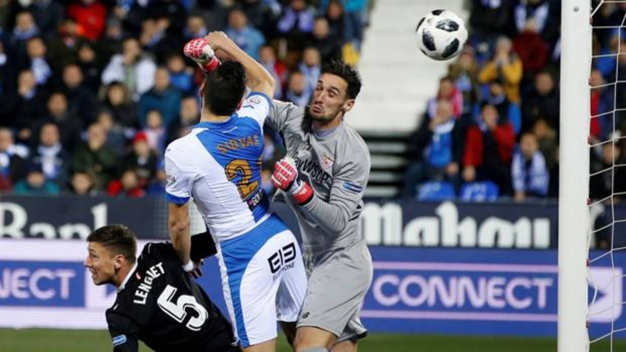 Mensaje de ánimo de los porteros del Betis a Sergio Rico tras su fallo en la semifinal de Copa