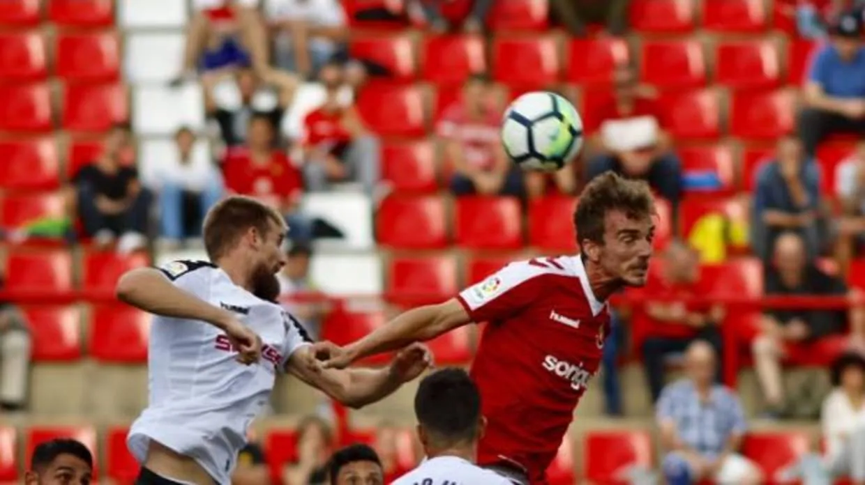Un gol de Vázquez da el triunfo al Nástic en Albacete
