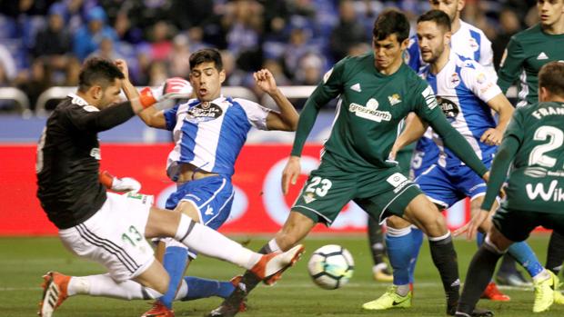 El Betis amarga el debut de Seedorf