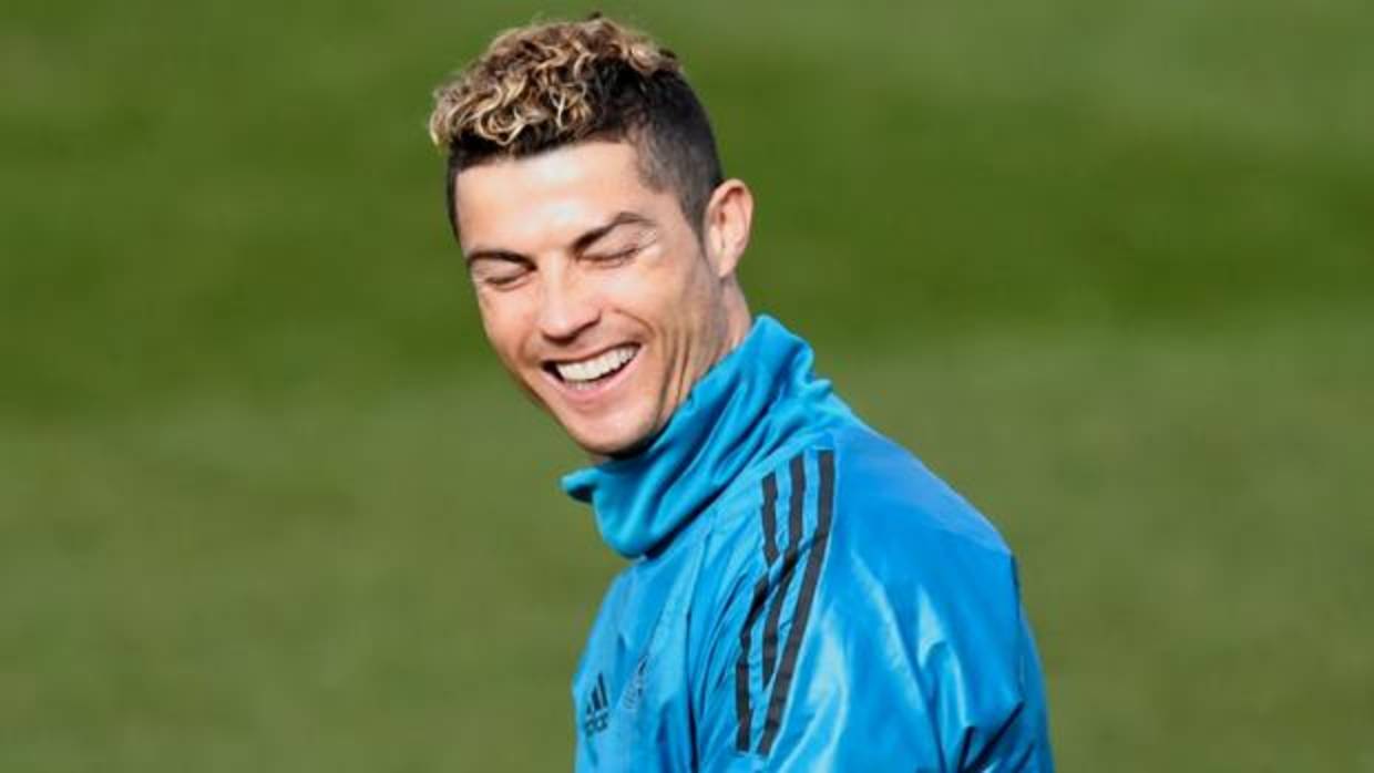 Cristiano, sonriente en el entrenamiento previo al Real Madrid-PSG