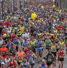 Salida del Zurich Maraton de Sevilla 2017