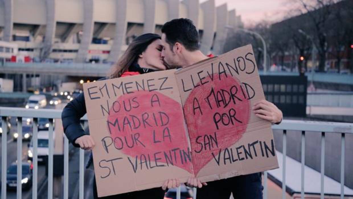 El reto de dos enamorados para ver el Madrid-PSG por San Valentín