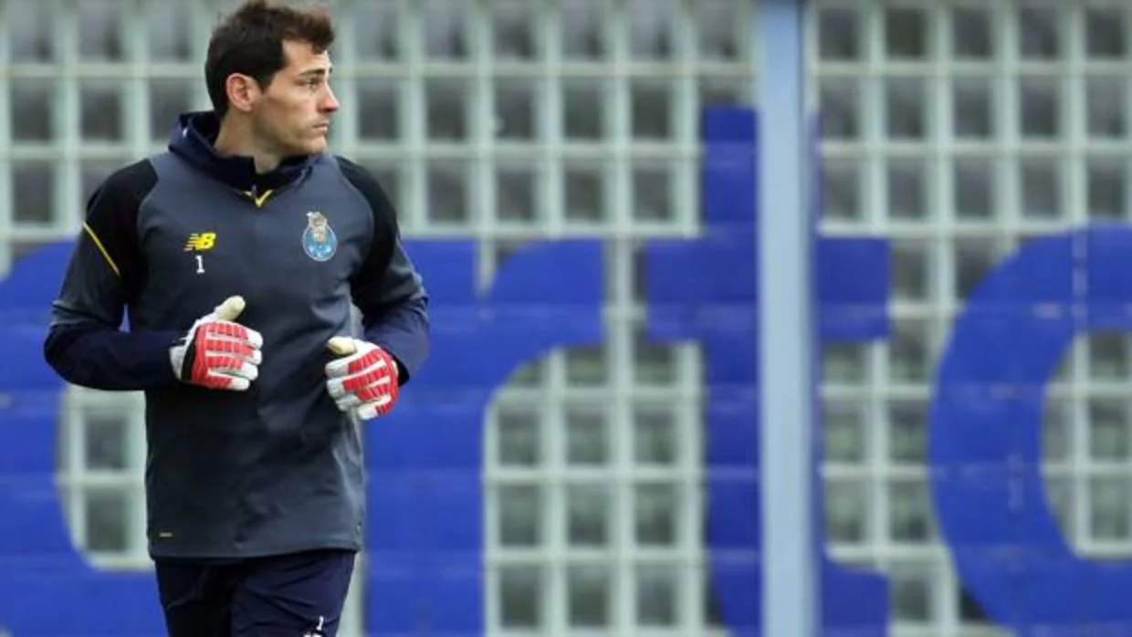 Casillas, en un entrenamiento del Oporto