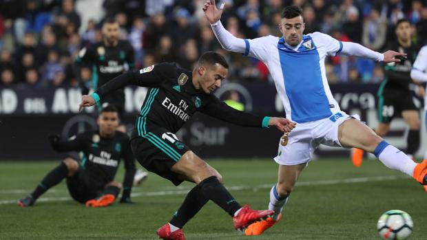 Lucas Vázquez también pide sitio