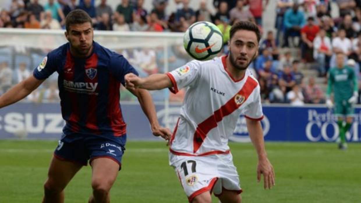 El Rayo Vallecano golea al Huesca 3-0