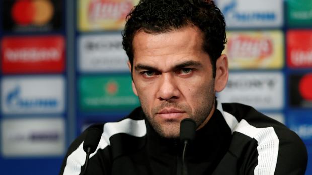 Dani Alves: «El Madrid solo necesita 10 minutos por partido»