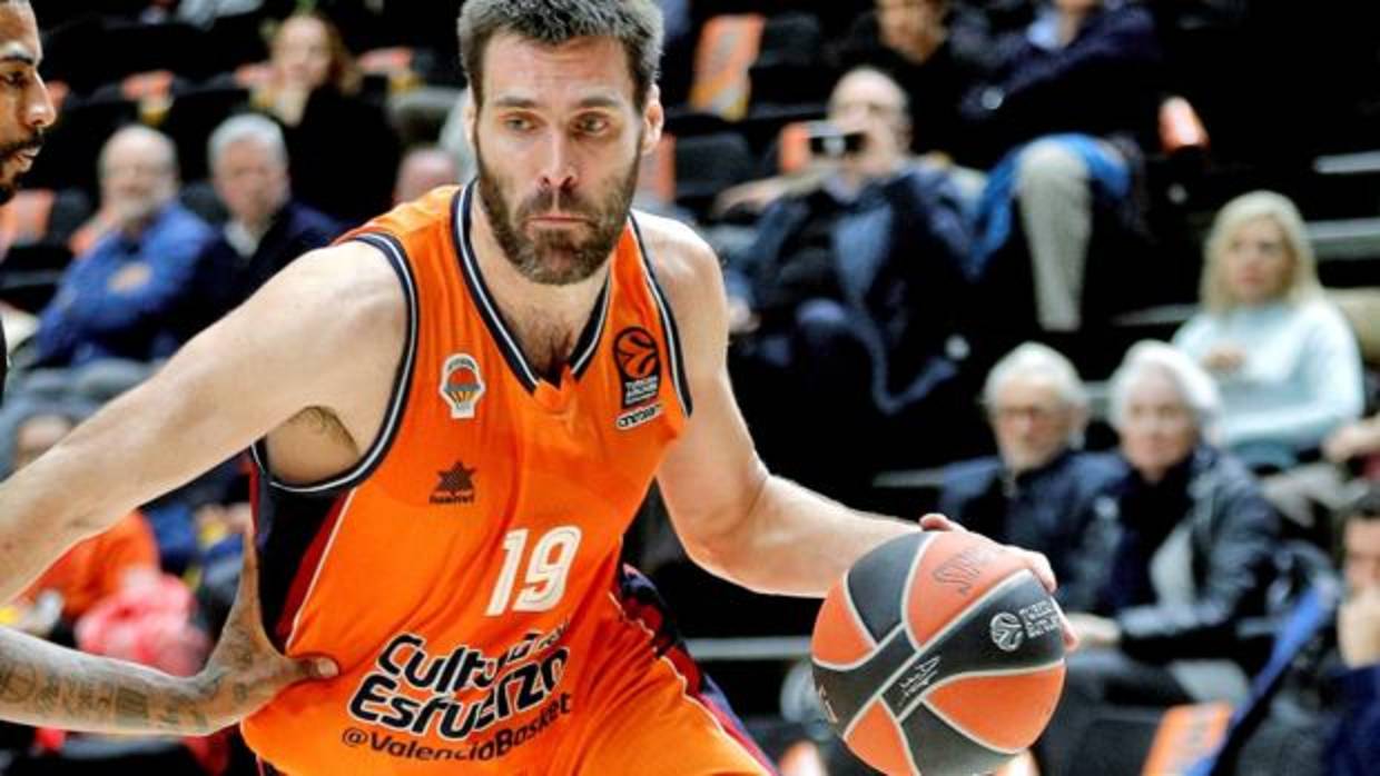 El Baskonia gana al Valencia Basket y mira de frenta a los playoffs