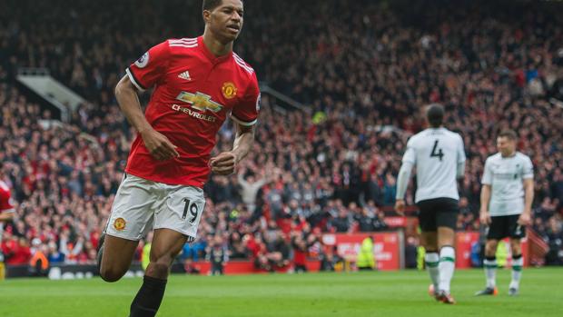 Un doblete de Rashford da la victoria a Mou sobre Klopp