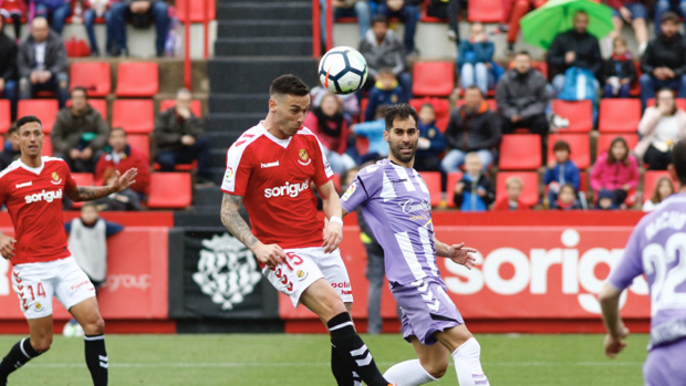 Álvaro Vázquez da los tres puntos al Nástic en el 89