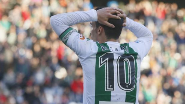 El Córdoba sufre para ganar a un buen Lorca que se hunde definitivamente