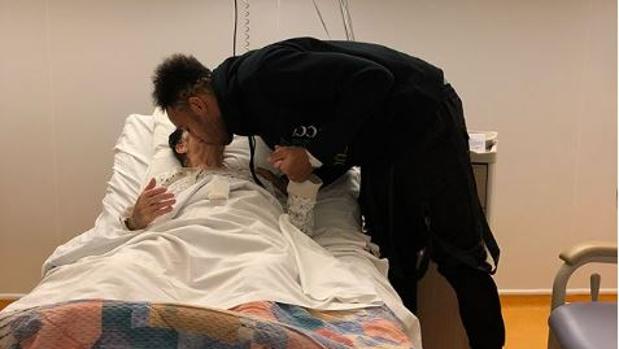 El viaje de Aubameyang a El Barraco para despedirse de su abuela