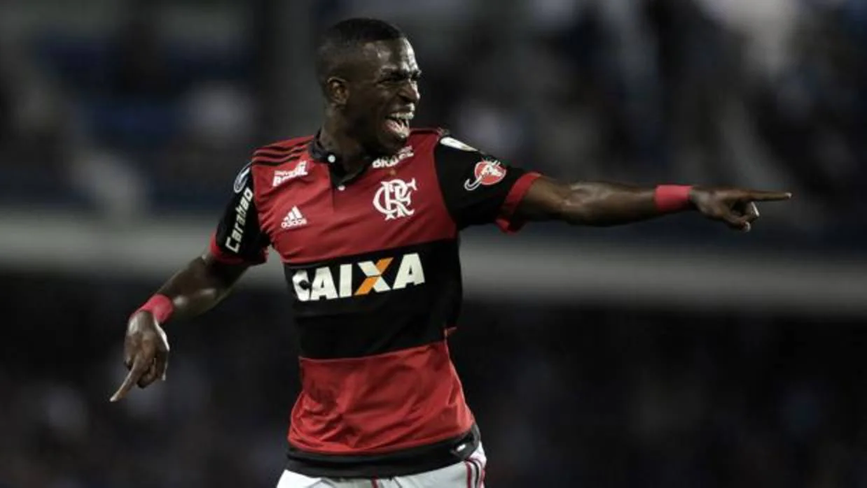 Vinicius celebra un gol con el Flamengo