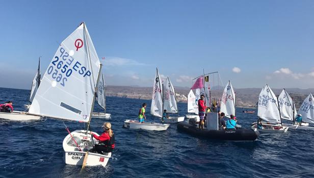 50 regatistas, en el Campeonato de Optimist Jóvenes Promesas