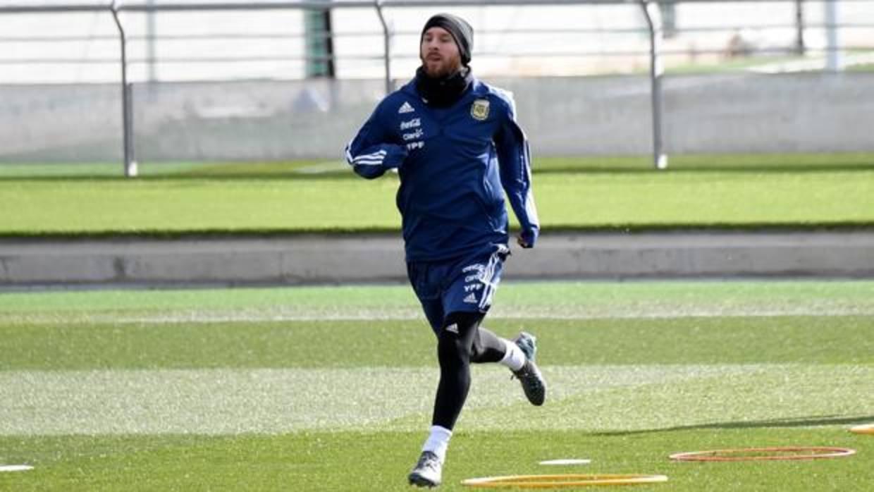 Leo Messi se entrena con Argentina de cara al partido contra España