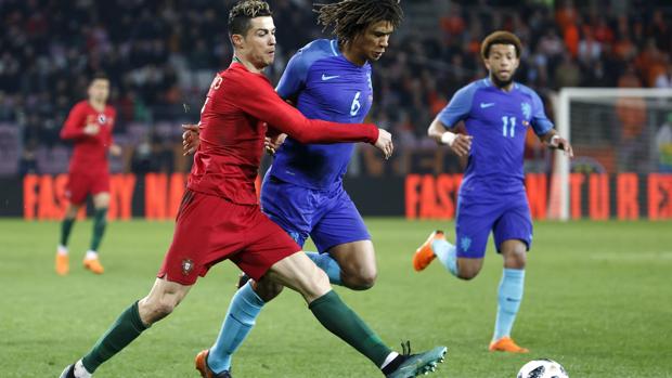 Portugal naufraga contra Holanda