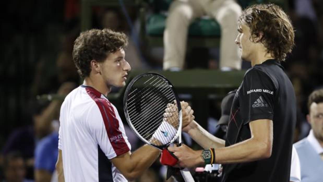 Carreño y Zverev se saludan al término del partido