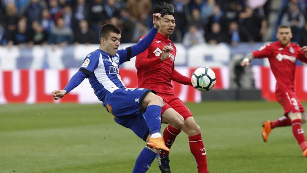 Laguardia y Munir acercan al Alavés a la salvación