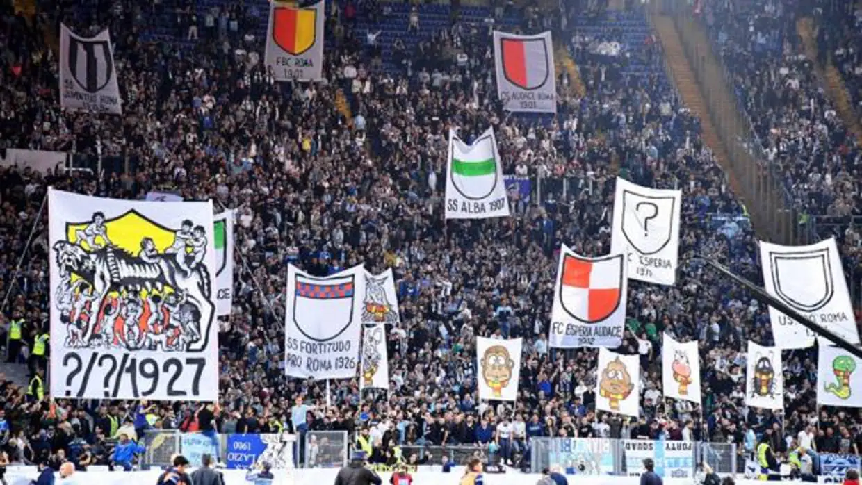 Los ultras del Lazio vuelven a profanar la memoria de Anna Frank