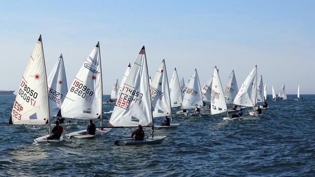 150 regatistas en el XVII Trofeo José Luis Azqueta