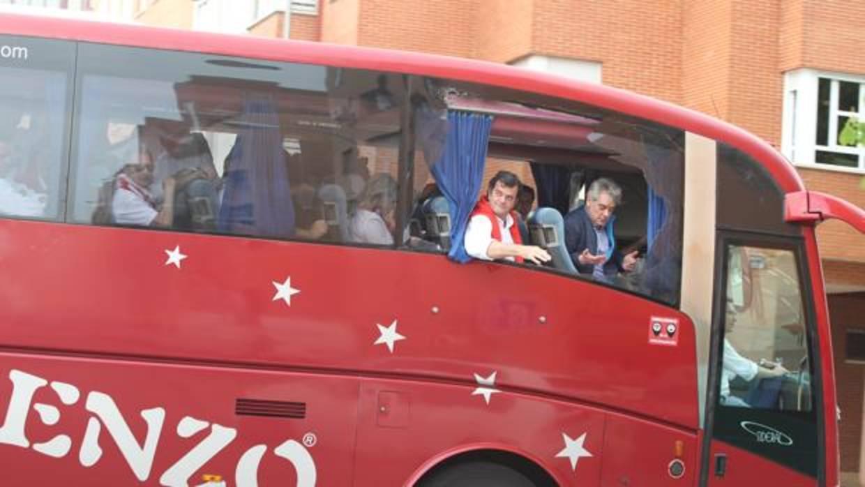 El autobús del Sevilla tras ser apedreado por los ultras del Barcelona