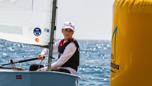 María Perelló lidera el estreno de las Finales Escolares de Optimist