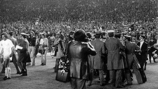 El loco del Bernabéu escenificó la guerra: contigo empezó todo