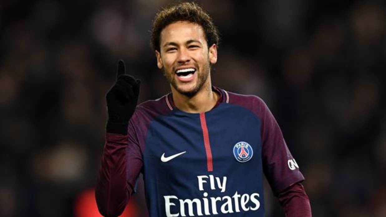 Neymar regresa a París dos meses después