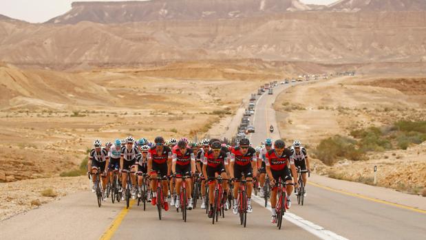 Viviani gana en el alucinante desierto de Negev