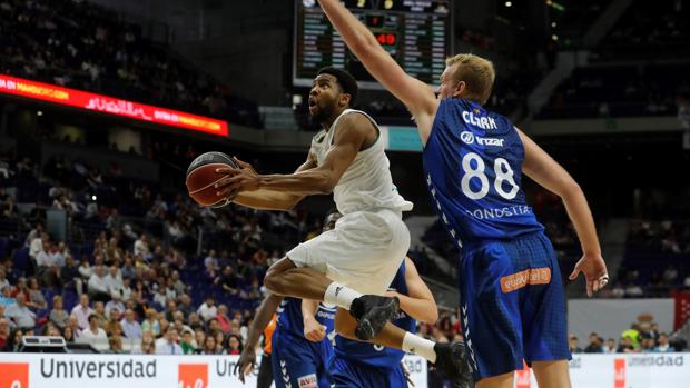 El líder gana a medio gas pensando en la Final Four