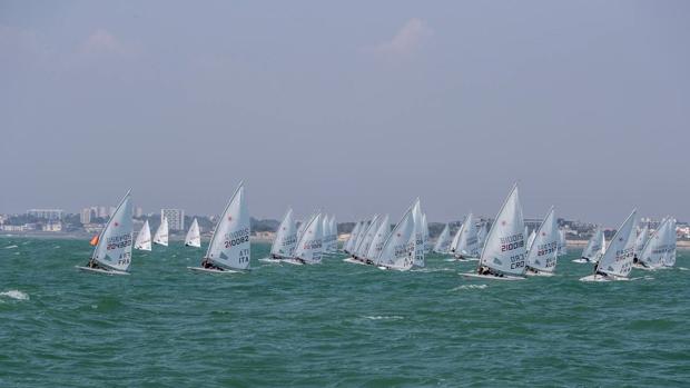 Blanco y Rodríguez mantienen el pulso en el Europeo de Laser Standard