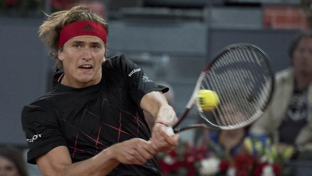 Zverev arrolla a Shapovalov y llega a la final de Madrid