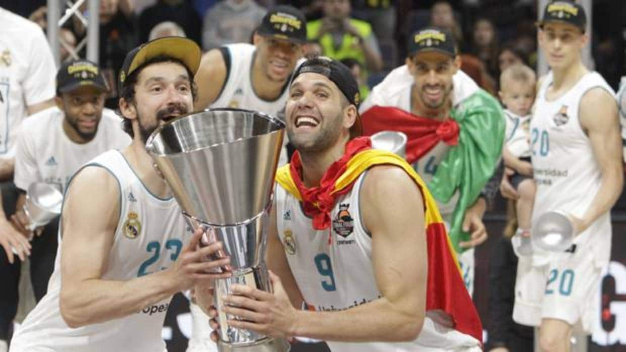 Llull y Reyes levantan el trofeo en Belgrado