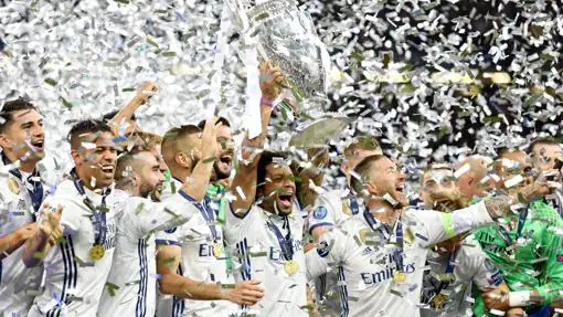 Marcelo levanta la duodécima Champions del Madrid en Cardiff