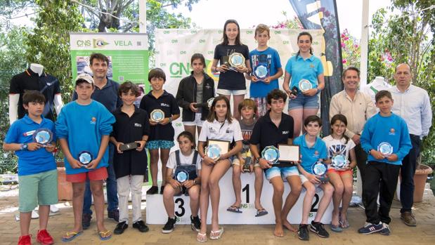 Miguel Muñoz, Marta Franco y Rodrigo Luis González, campeones andaluces de Optimist