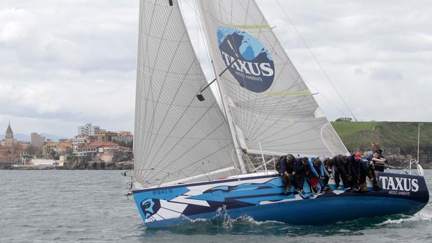 El «Taxus» se impuso en la quinta manga del Trofeo de Primavera, del Astur de Regatas